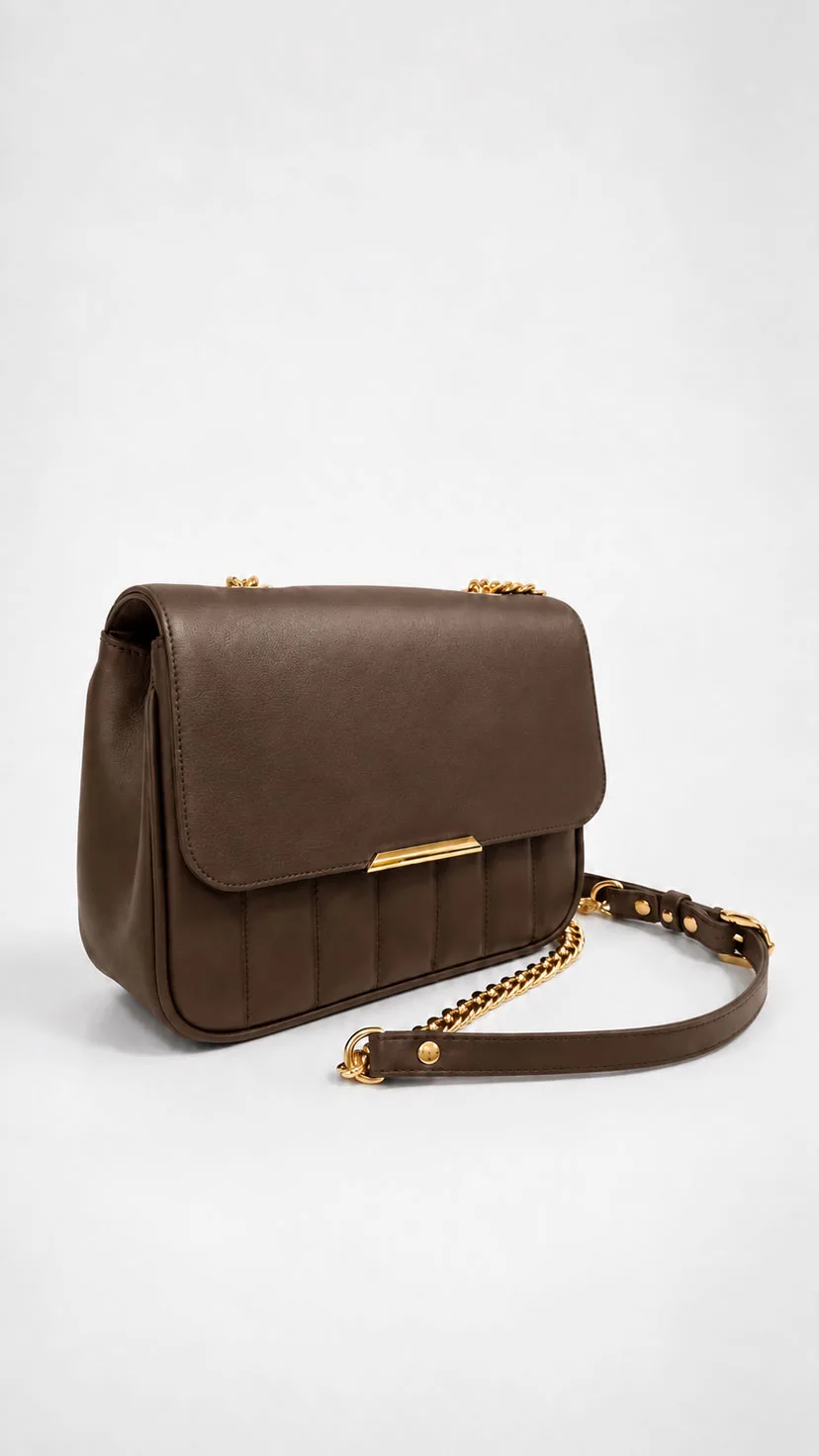 Channel quilted leather flap bag HB0935, side view